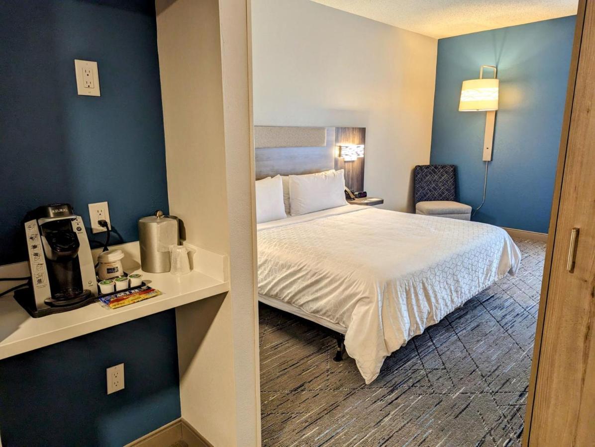 Holiday Inn Express Indianapolis Airport By Ihg Plainfield Exterior foto