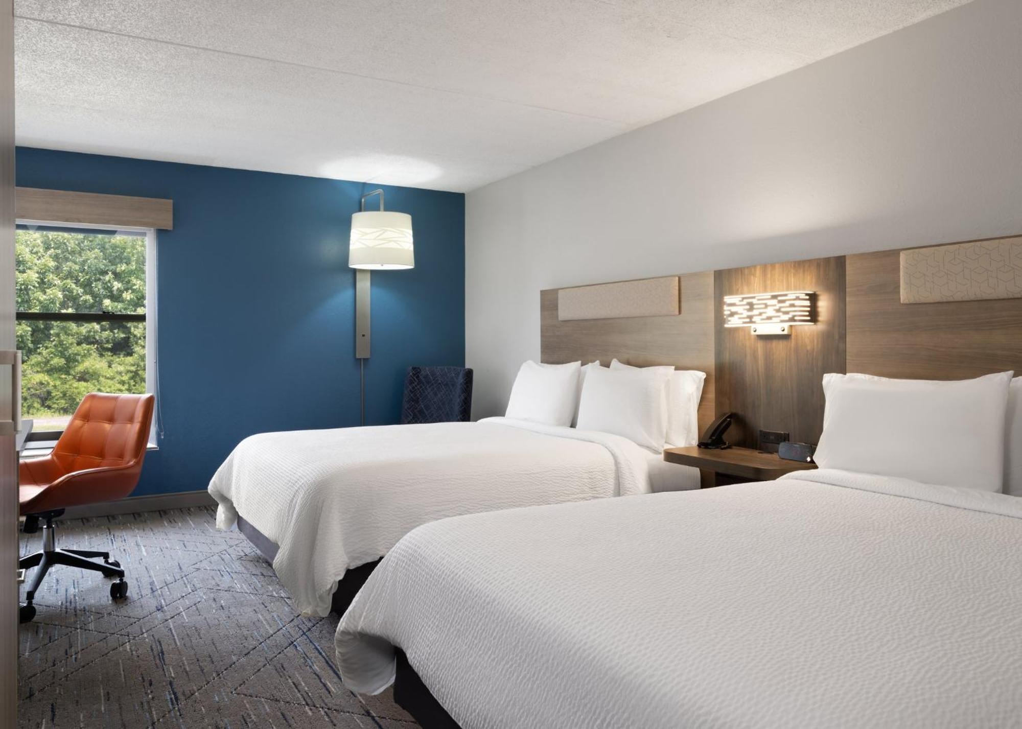 Holiday Inn Express Indianapolis Airport By Ihg Plainfield Exterior foto